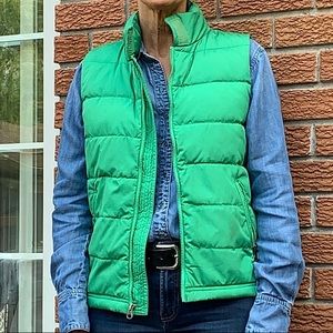AE zip up vest